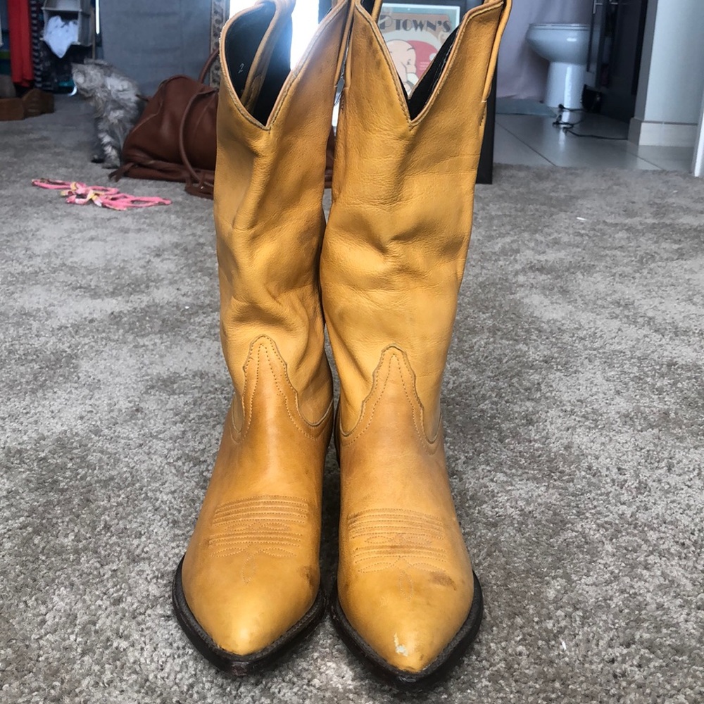 Tony Lama cowboy boots